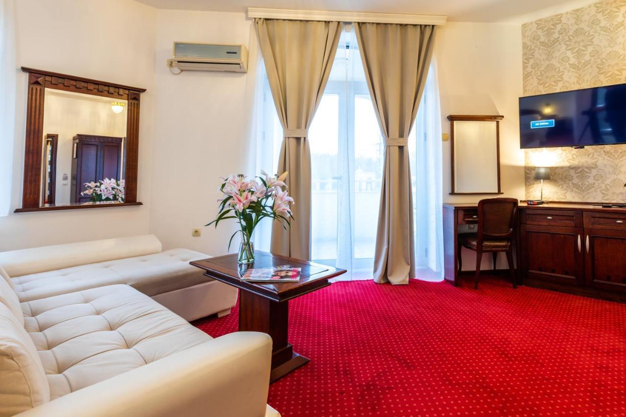Garni Hotel Royal Crown Subotica Exterior photo